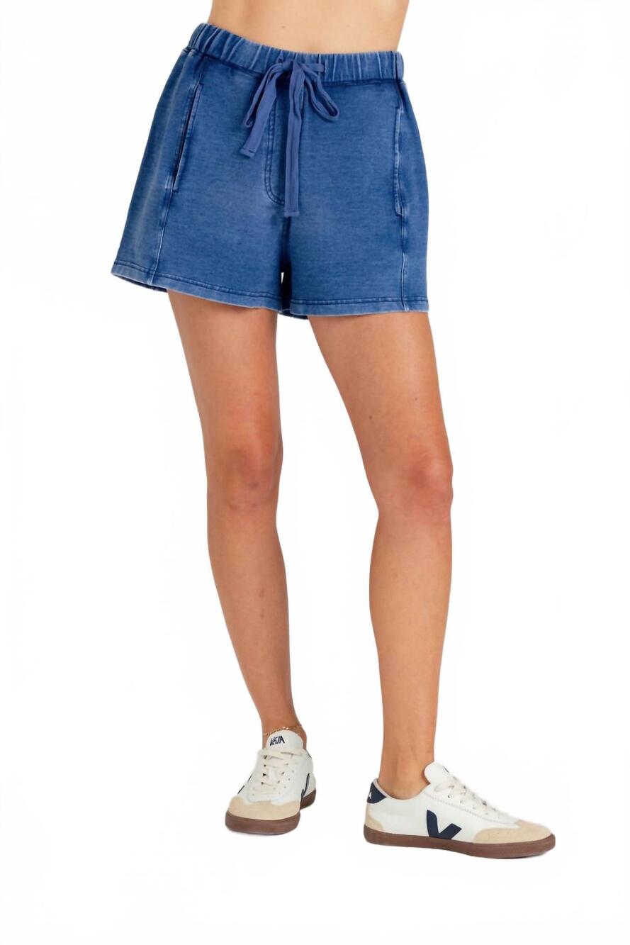 NEW SUNDAYS lark shorts in washed indigo